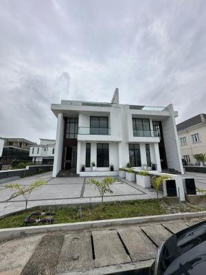Luxury 5 Bedroom Semi-detached House With Swimming Pool