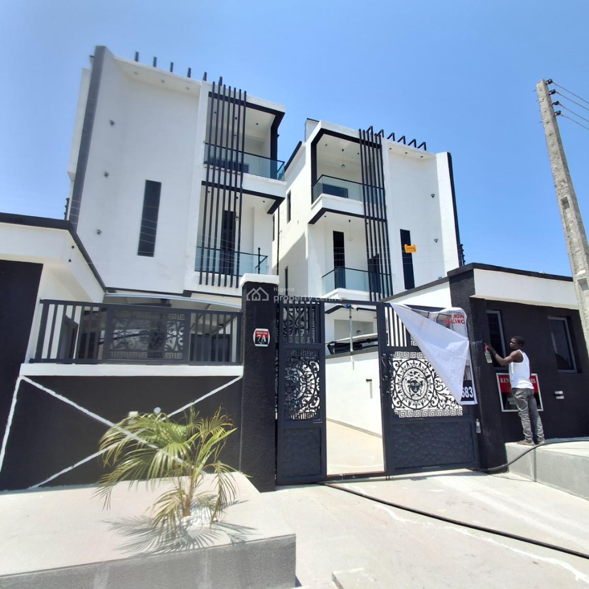 5 bedroom detached duplex for sale