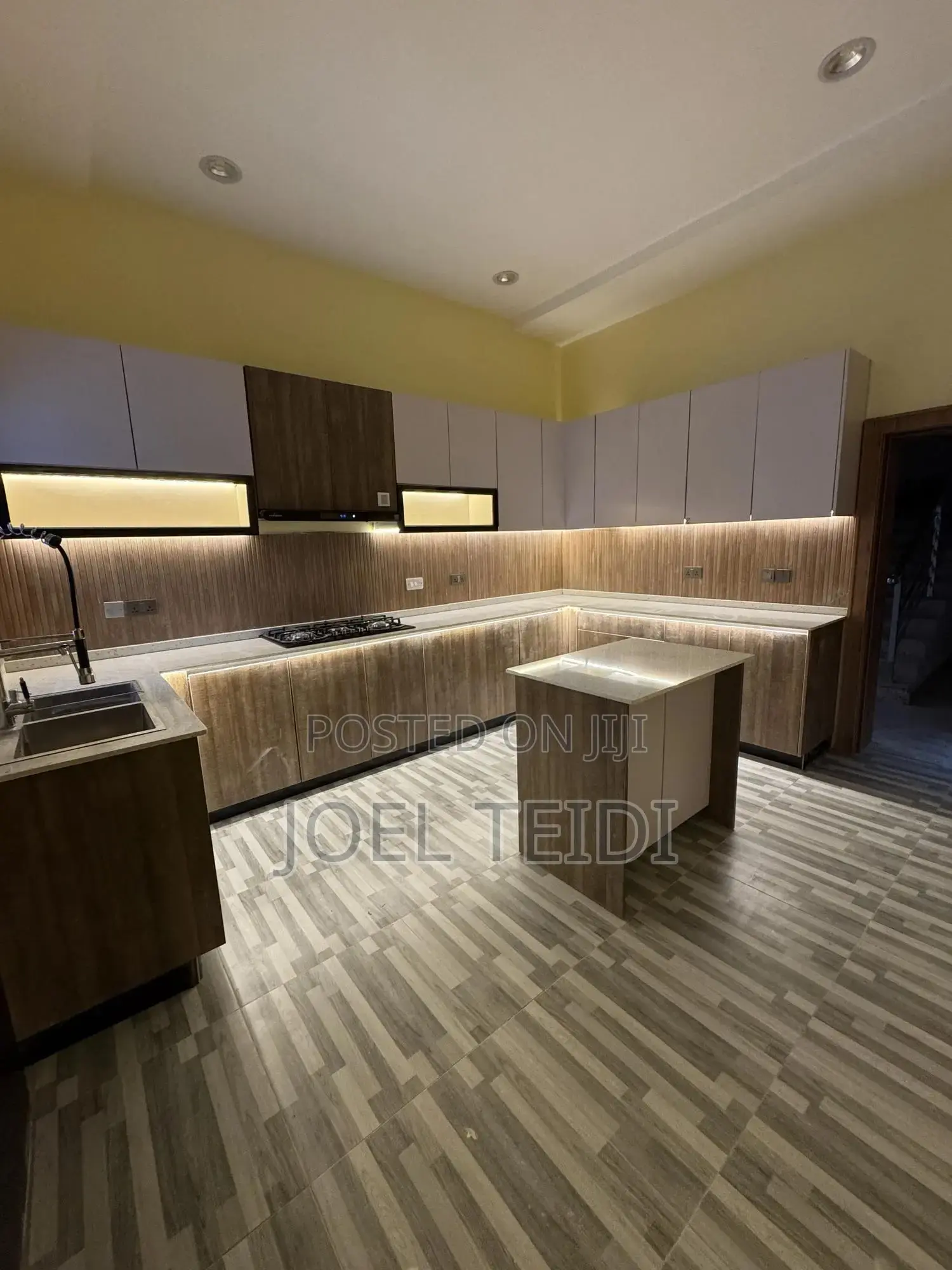 4bdrm Townhouse / Terrace in Guzape District for rent