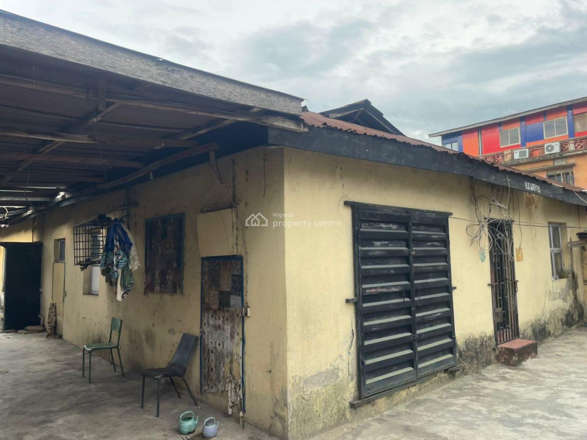 Demolishable Bungalow , Suitable For Flats & Hostel