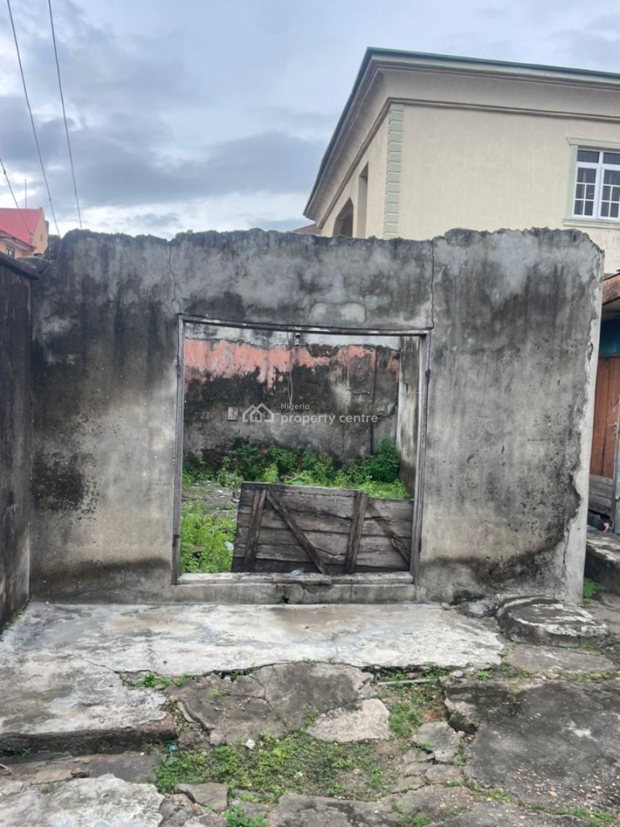 Demolishable Bungalow , Suitable For Flats & Hostel