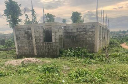 An Uncompleted building is up for sale by the owner at the Ajibawo area of Atan , Otta Ogun state.