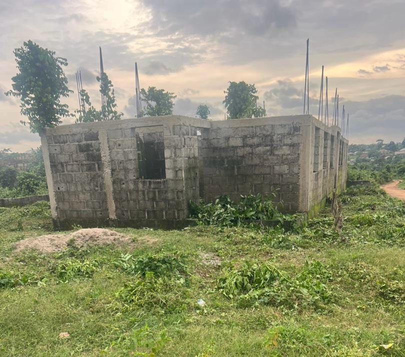 An Uncompleted building is up for sale by the owner at the Ajibawo area of Atan , Otta Ogun state.