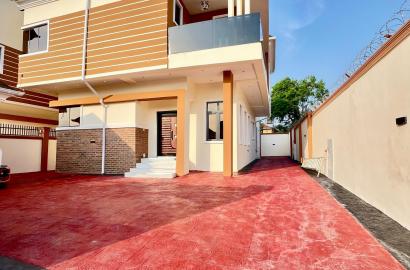 EXQUISITE & TASTEFULLY CRAFTED 5BBED DUPLEX   LOCATION: HERITAGE ESTATE, OFF AKALA EXPRESS