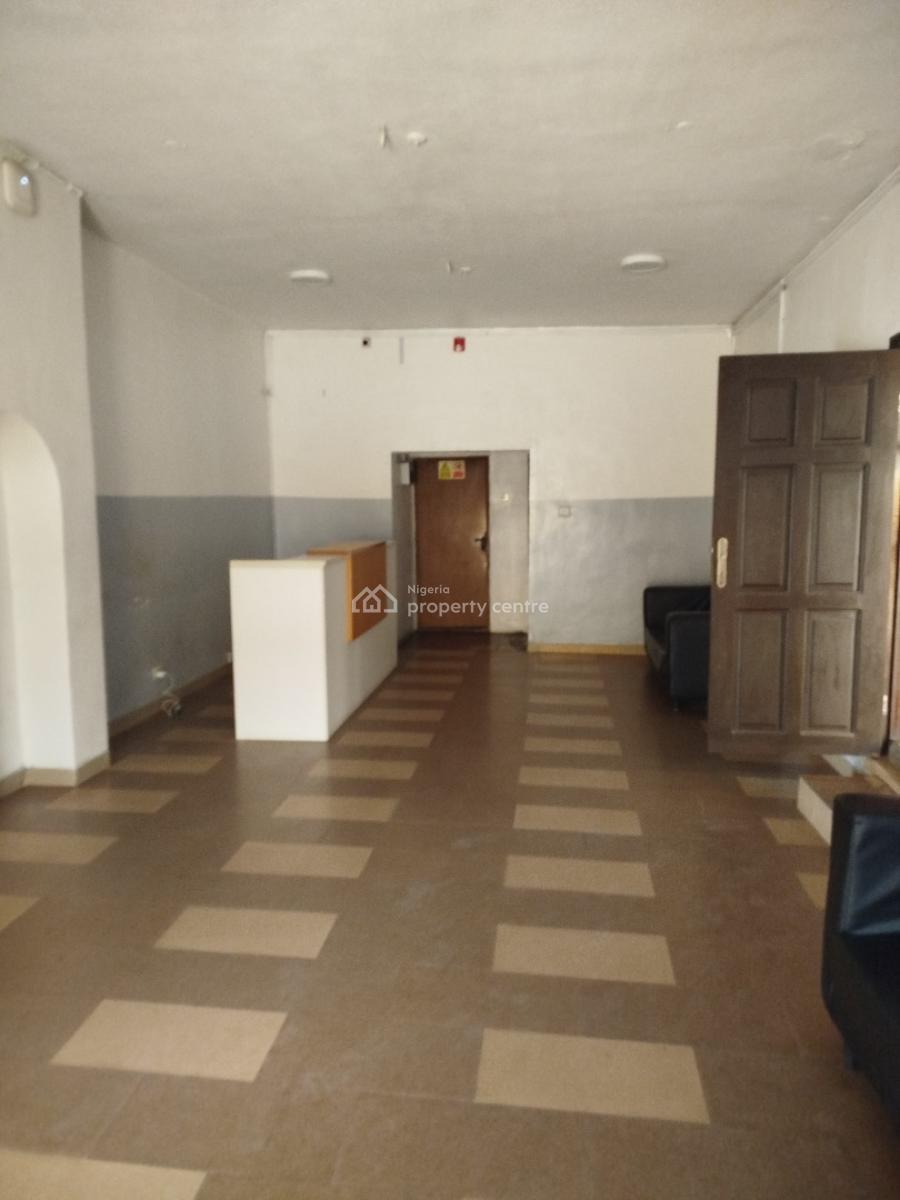 Plaza / complex / mall for sale