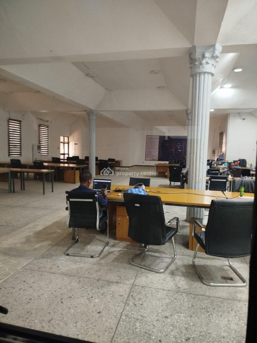 Plaza / complex / mall for sale