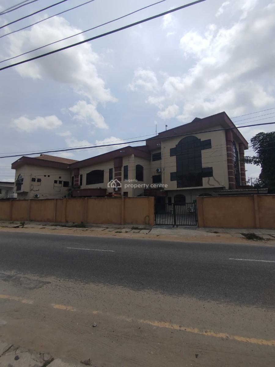 Plaza / complex / mall for sale