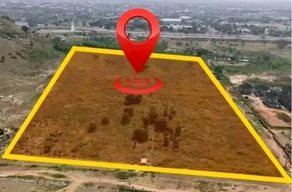 KUKWABA LAND FOR SALE Location : Kukwaba District Abuja   Land Size :  9.25 Hectares Land Title : FCDA R of O