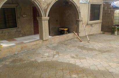 A 3 BEDROOM BUNGALOW  ON A PLOT OF LAND FOR SALE AT RIVER VIEW ESTATE,MERAN ROAD, ALAGBADO. LAGOS STATE. CLOSE TO THE EXPRESS.