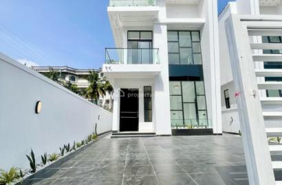 5 bedroom detached duplex for sale