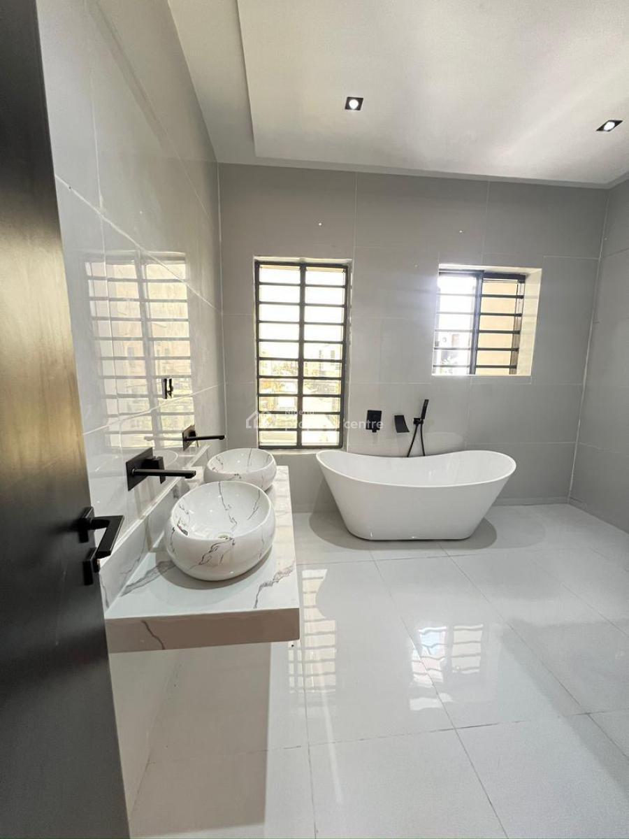 5 bedroom detached duplex for sale