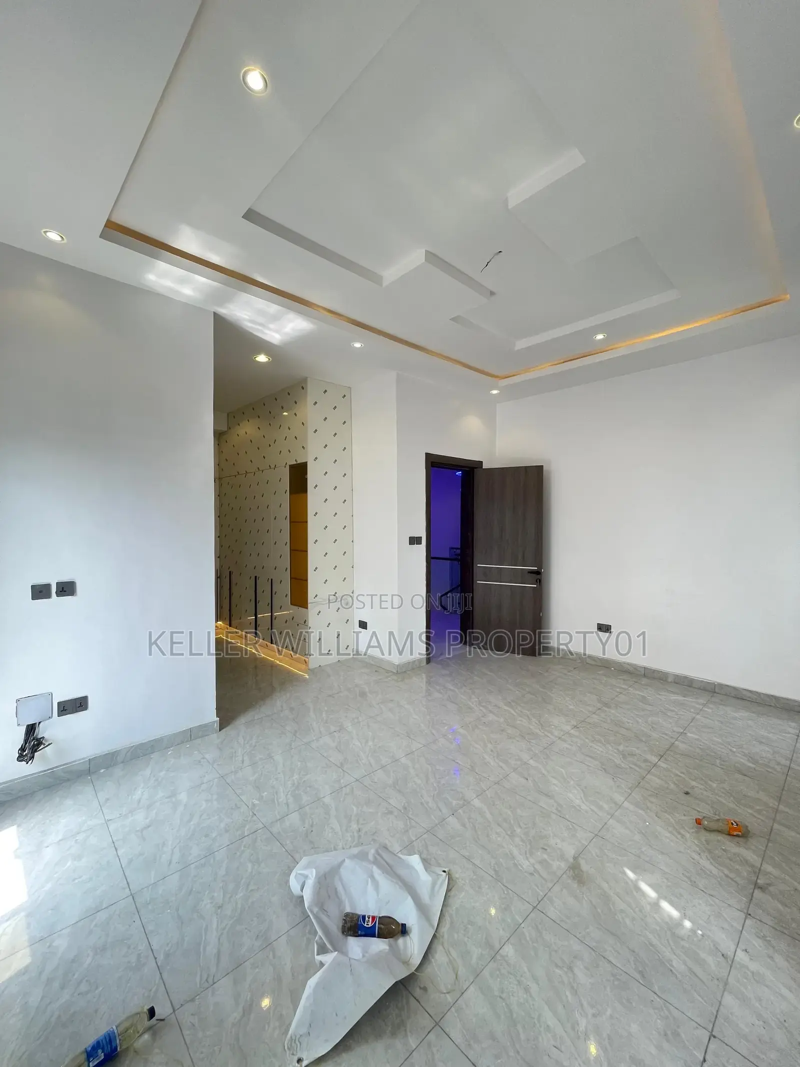 4bdrm Duplex in Secured Estate, Lekki Phase 1 for sale