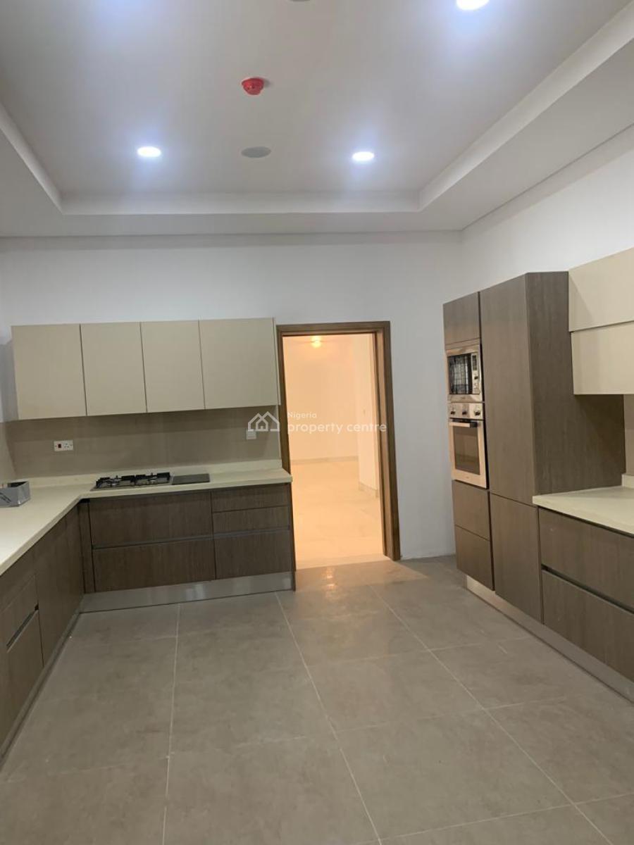 Luxury 5 Bedrooms Detached Duplex With Bq