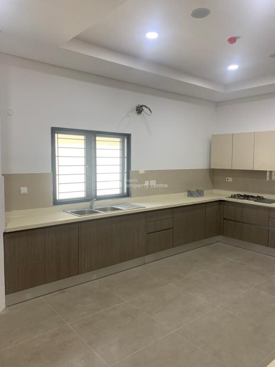 Luxury 5 Bedrooms Detached Duplex With Bq