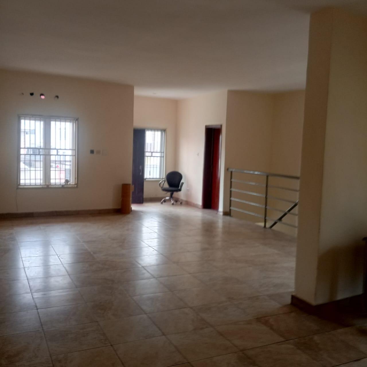 3 bedroom flat in a serene environment at ikota estate. Besides mega chicken, Ikota.  Price: 4.5m