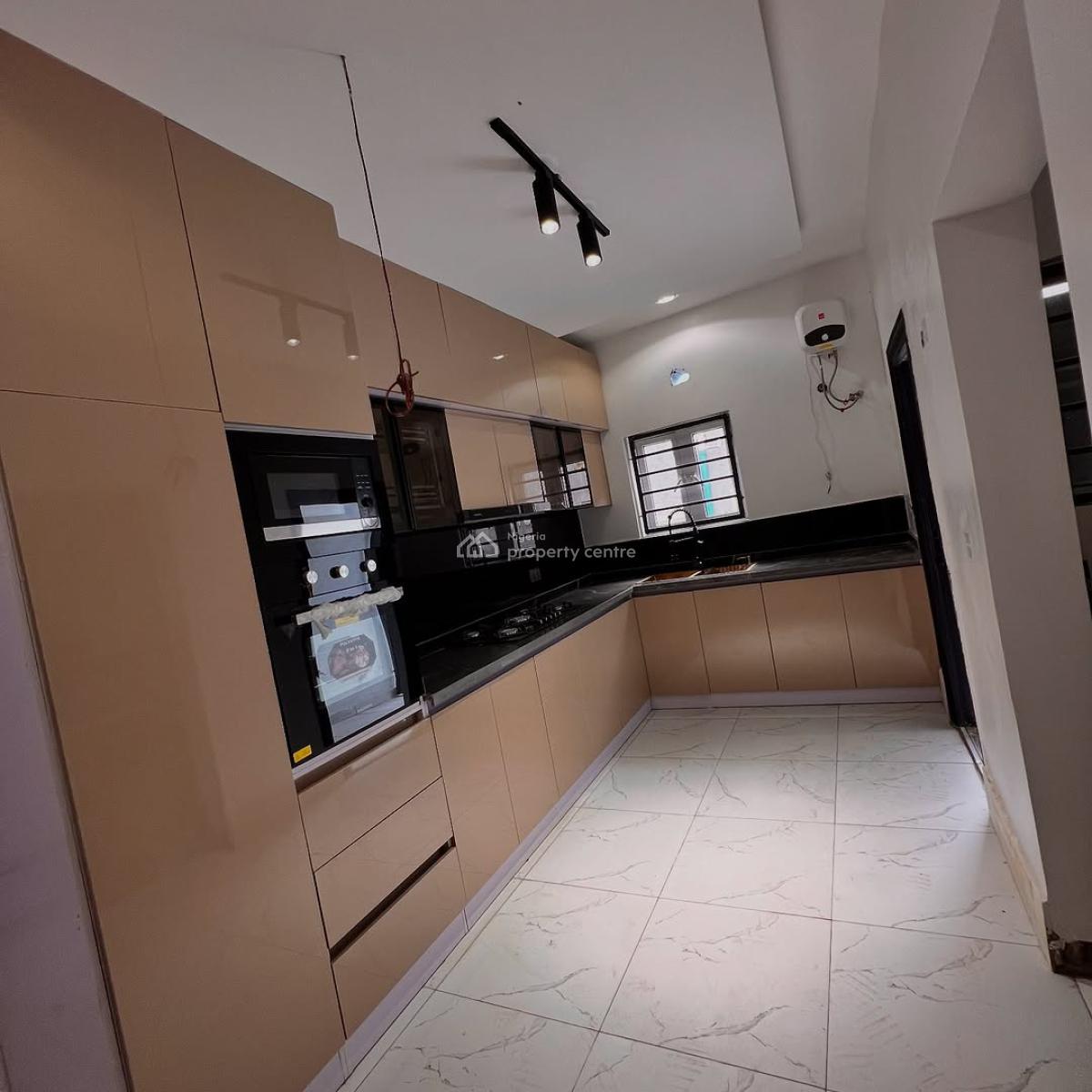 4 bedroom terraced duplex for sale