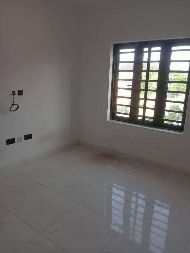 8 units of 2bedroom Apartment for sale in Lekki phase1 Roof top