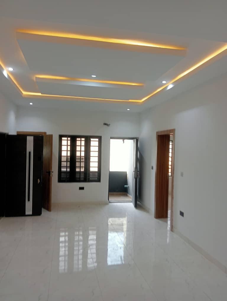 8 units of 2bedroom Apartment for sale in Lekki phase1 Roof top
