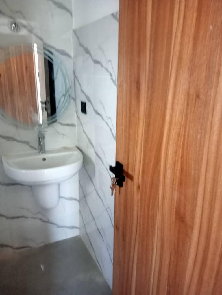 8 units of 2bedroom Apartment for sale in Lekki phase1 Roof top