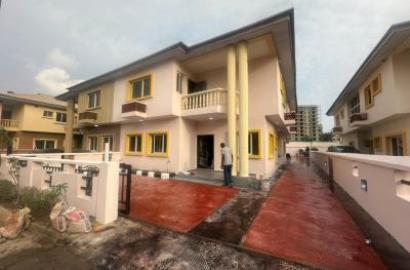 4 bedroom semi-detached duplex for sale