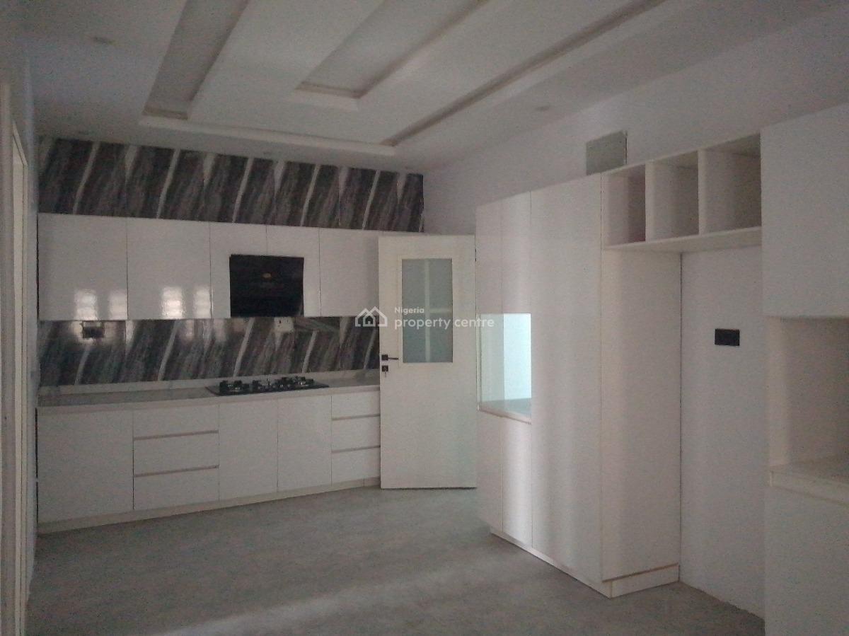 4 bedroom semi-detached duplex for sale