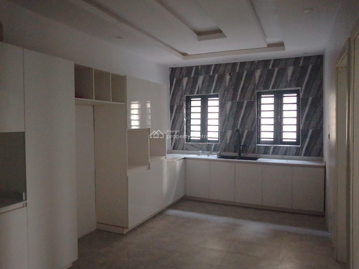 4 bedroom semi-detached duplex for sale