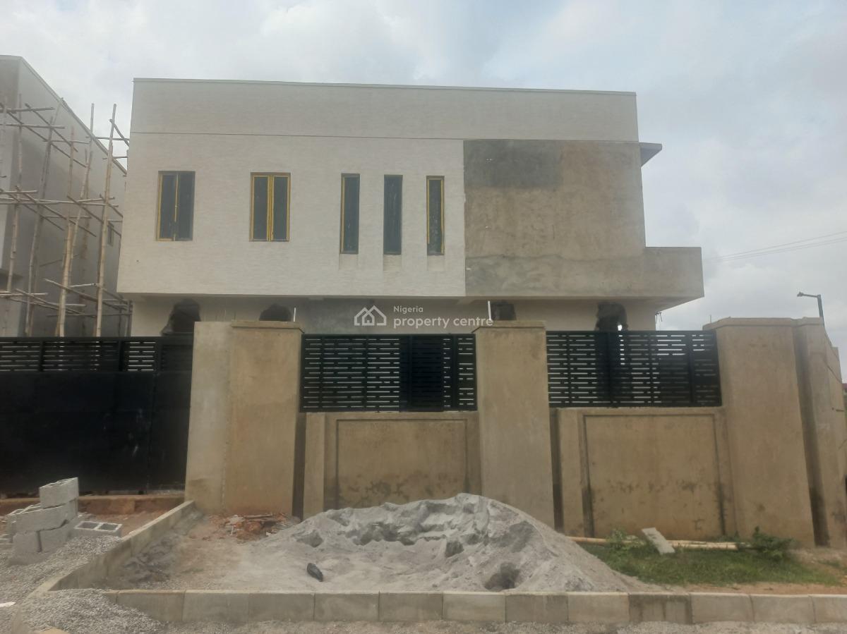 4 bedroom detached duplex for sale