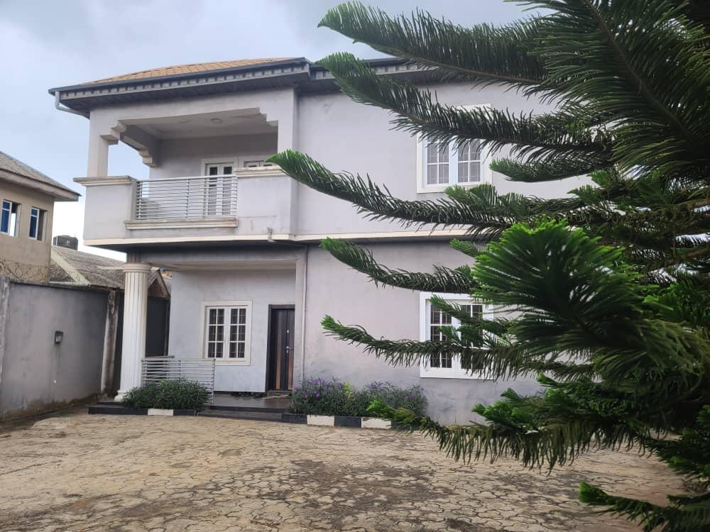FOR  SALE  Five bedroom detached house on 352.796sqm of land at Makogi, Magboro.   TITLE  :  C of O  PRICE : N80m asking.