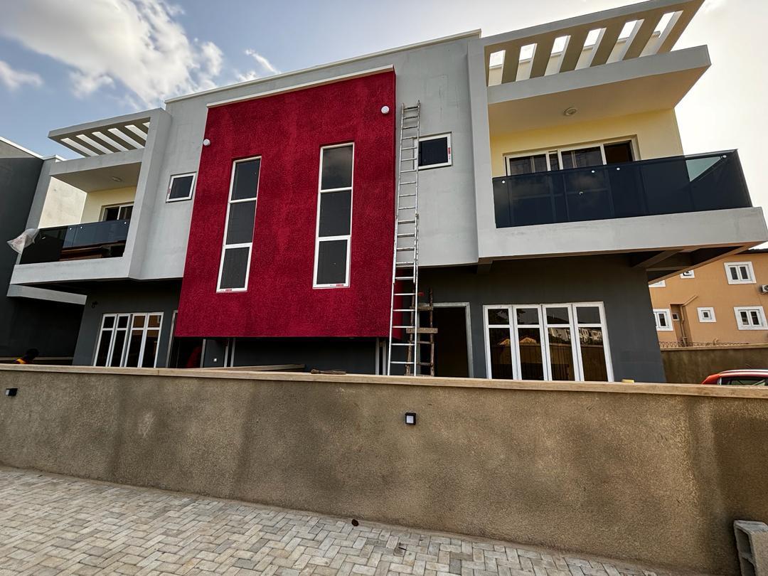 4Bedroom Semi-Detached Duplex with BQ, air-conditioning, tastefully decorated with modern facilities. Location:📍GRA-Ikeja