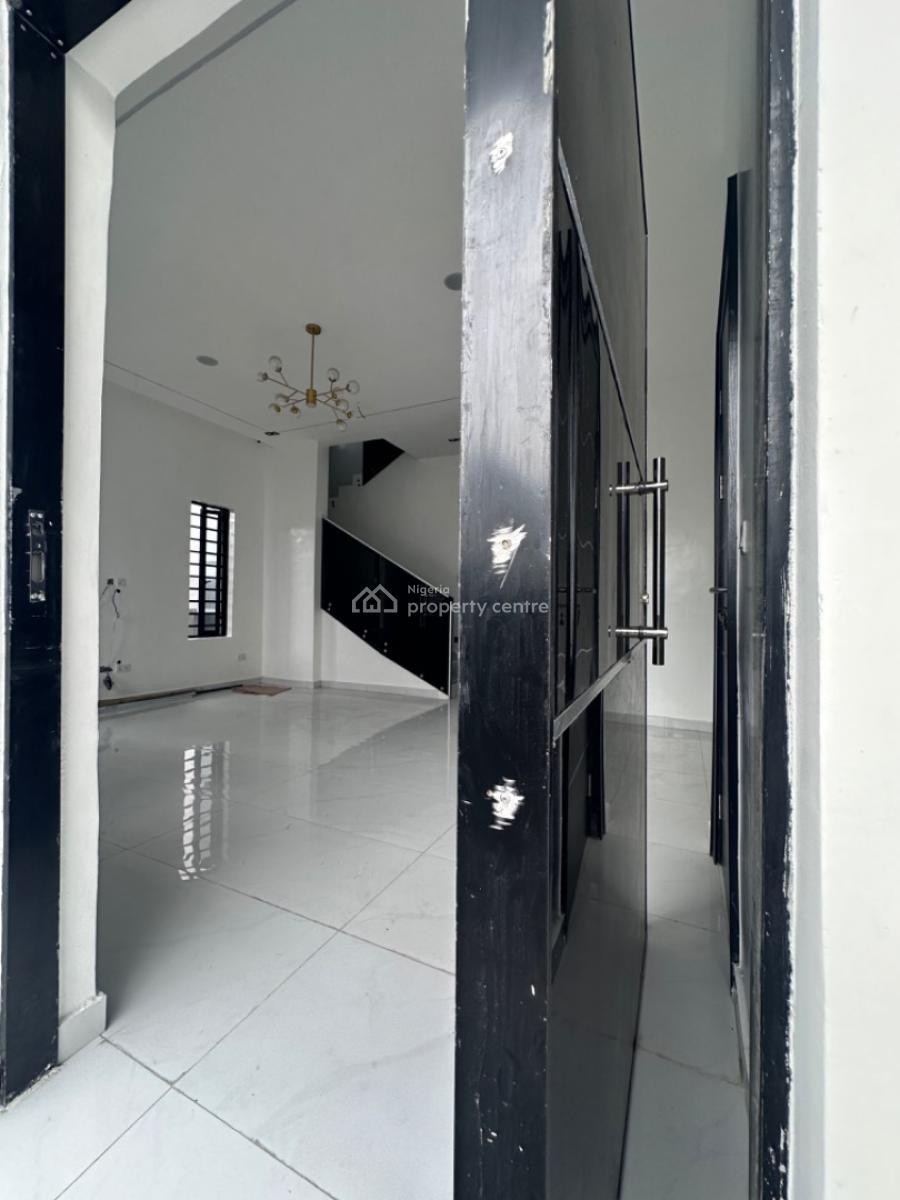 4 bedroom semi-detached duplex for sale