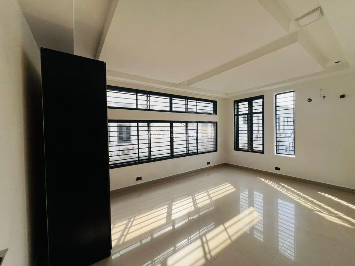4 bedroom semi-detached duplex for rent