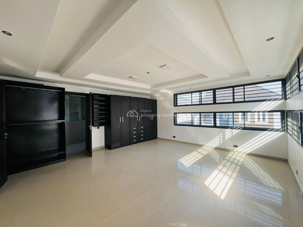 4 bedroom semi-detached duplex for rent