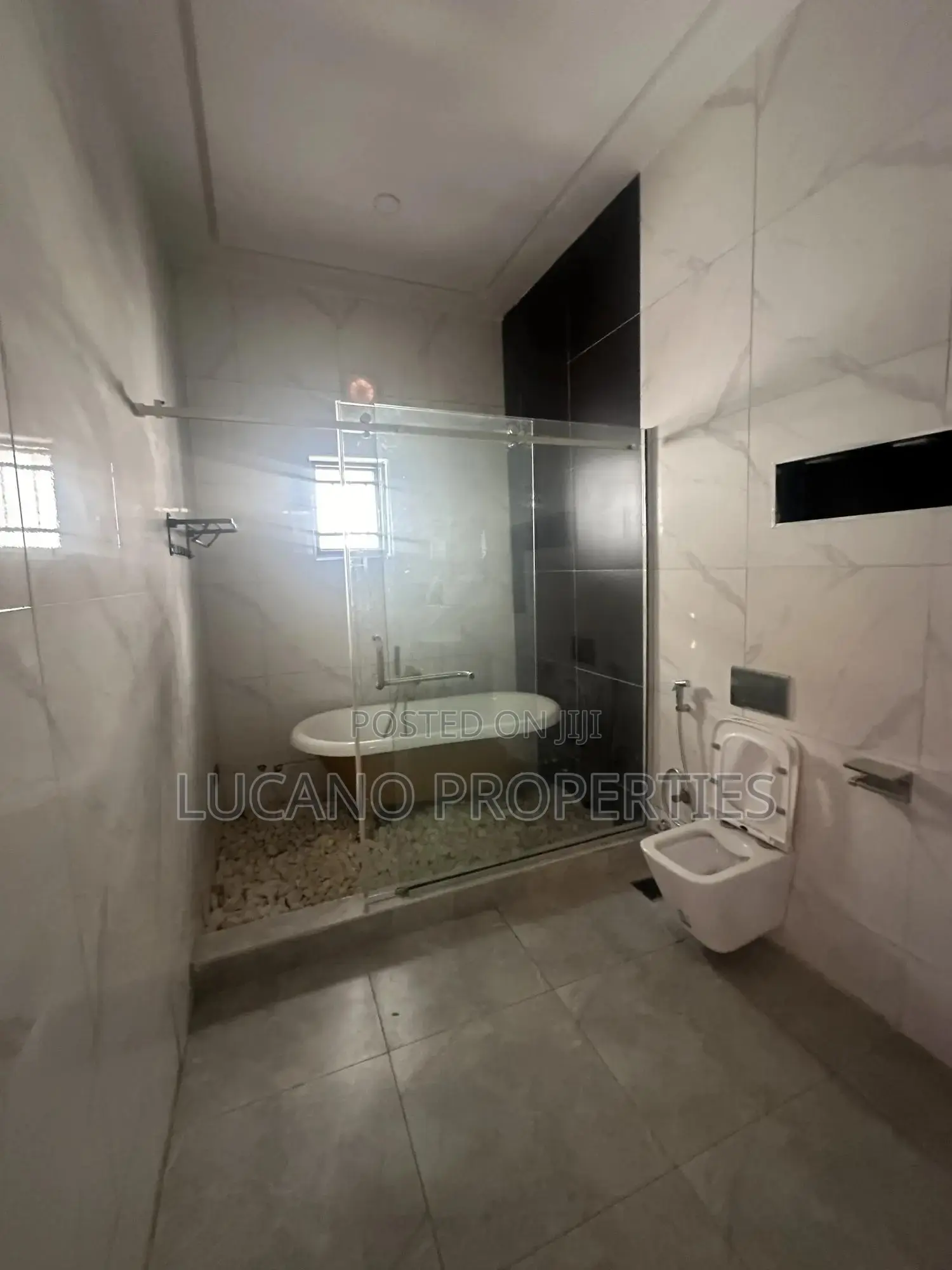 6bdrm Duplex in Guzape Main for sale