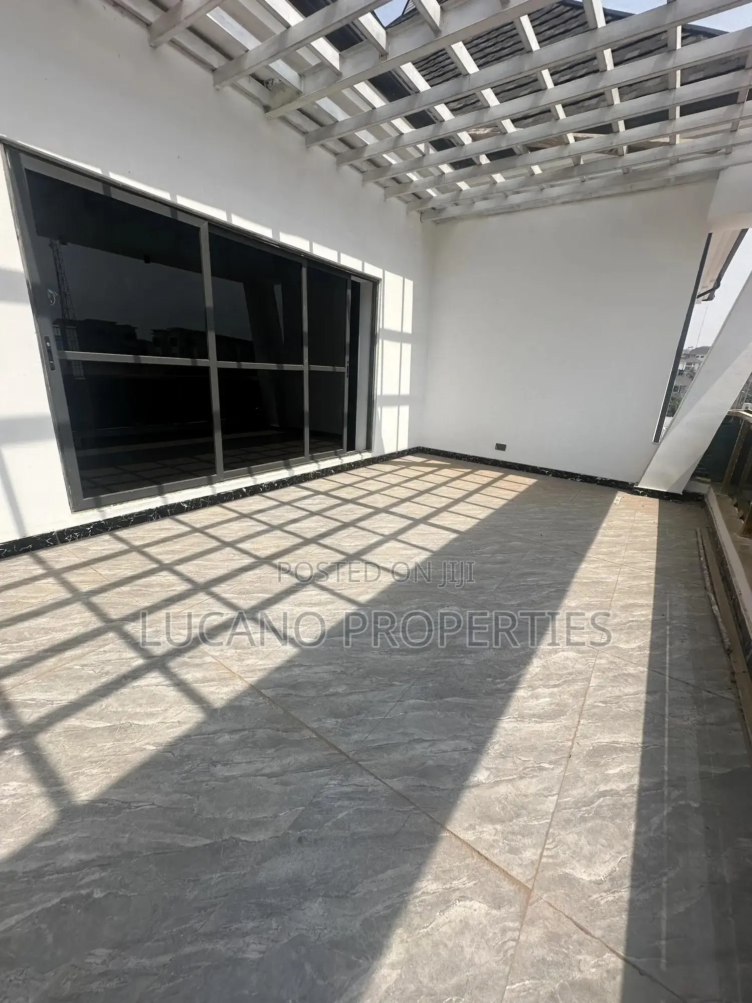 6bdrm Duplex in Guzape Main for sale