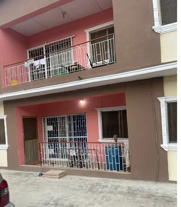 3bdrm Block of Flats in New Okoba for sale