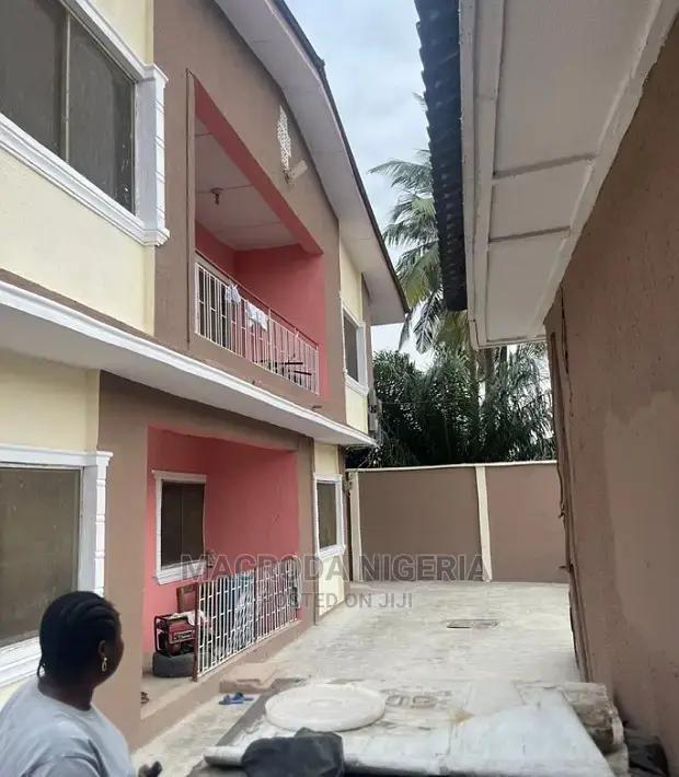 3bdrm Block of Flats in New Okoba for sale