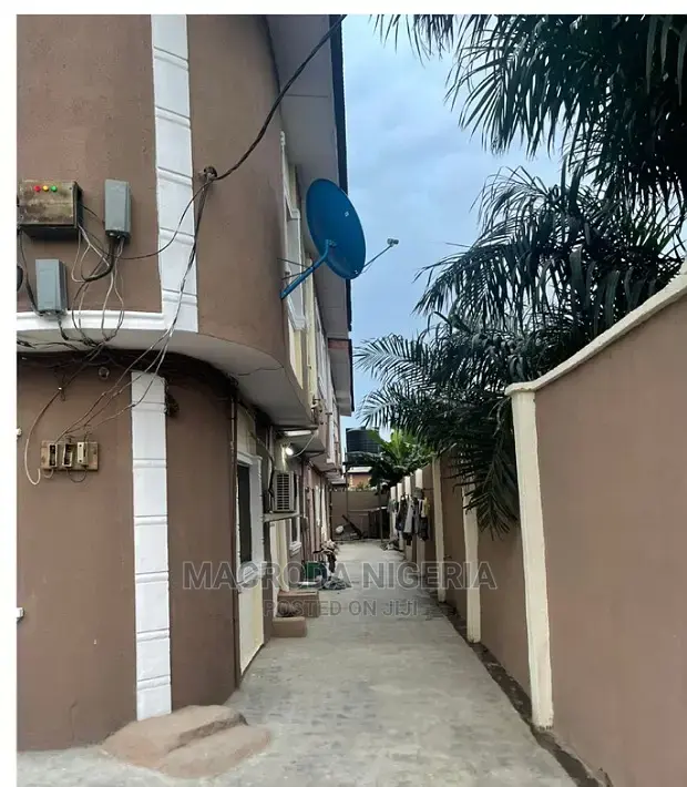 3bdrm Block of Flats in New Okoba for sale
