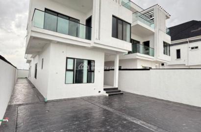5 bedroom detached duplex for sale