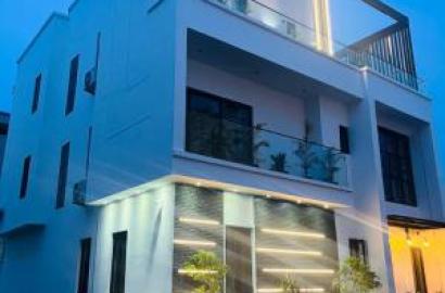 6 bedroom detached duplex for sale