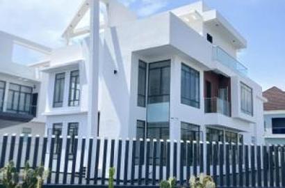 Luxury 5 Bedroom Detached Duplex With Swimming Pool,  $1,000,000 approx. ₦1,462,529,814