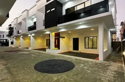 Very Spacious 3 Bedroom Terrace Duplex with BQ