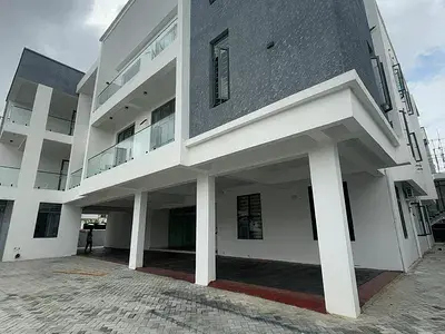 Flat / apartment for sale  3 Bedroom Luxury Apartment with Gym Osapa, Lekki, Lagos
