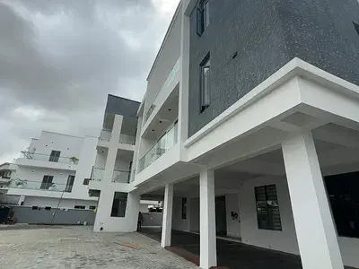 Flat / apartment for sale  3 Bedroom Luxury Apartment with Gym Osapa, Lekki, Lagos