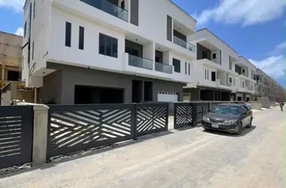 Semi-detached duplex for sale  4 Bedroom Semi-Detached Duplex Elegantly Finished 4bedroom Masterpiece Located in an Estate, Lekki Phase 1, Lekki, Lagos