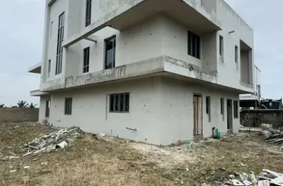 Detached duplex for sale  5 Bedroom Duplex on 919SQM Pinnock Beach Estate, Osapa, Lekki, Lagos