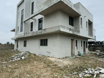 Detached duplex for sale  5 Bedroom Duplex on 919SQM Pinnock Beach Estate, Osapa, Lekki, Lagos