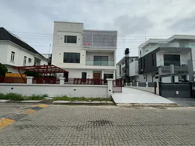Detached duplex for sale  5 Bedroom Detached Duplex with Pool Osapa, Lekki, Lagos