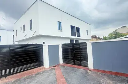 Semi-detached duplex for sale  4 Bedrooms Semi-Detached Duplex with BQ Magodo Phase 1, Magodo, Lagos