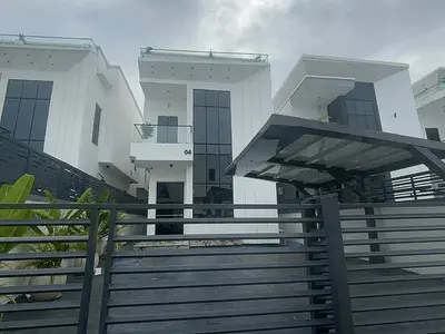 Detached duplex for sale  Distress 5 Bedroom Detached Duplex with Swimming Pool Chevron Drive, Chevron, Lekki, Lagos