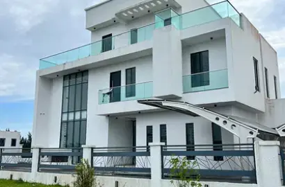 Detached duplex for sale  Limited Time Offer of 5 Bedroom Detached Duplex with Pool Take Advantage of This Opportunity in Royal Garden Estate, Ajah, Lagos